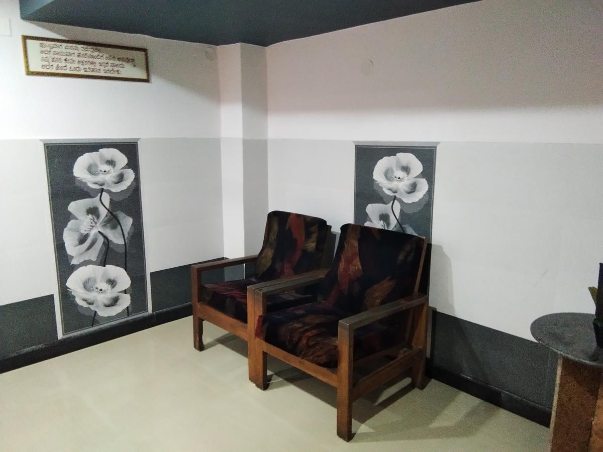 Hotel Sanman Lodge 希莫加 外观 照片