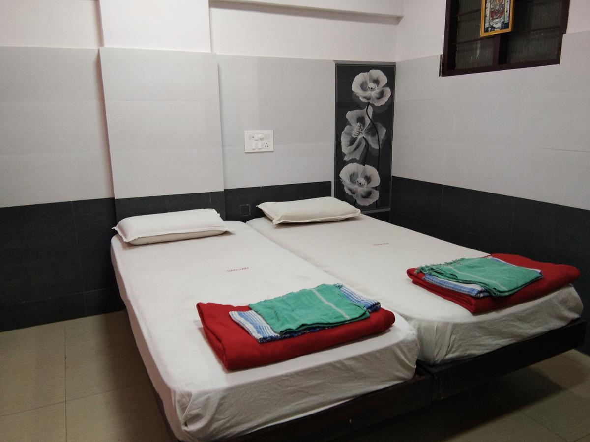 Hotel Sanman Lodge 希莫加 外观 照片