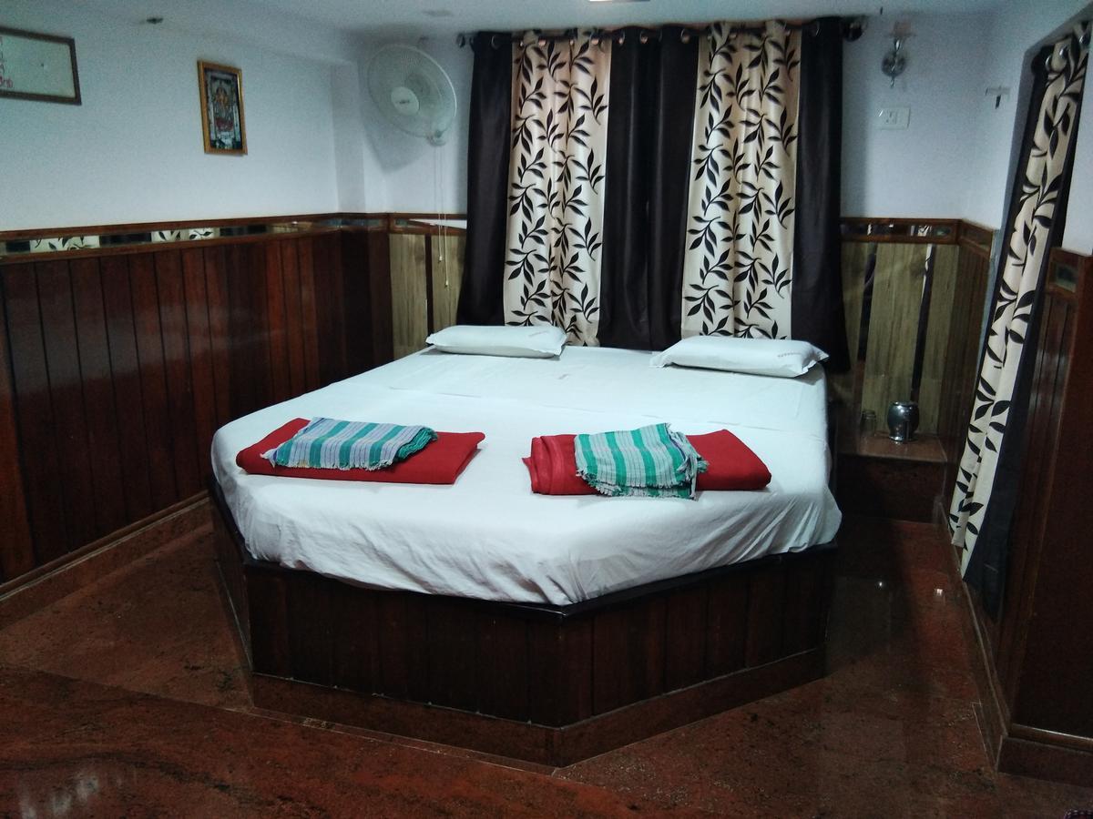 Hotel Sanman Lodge 希莫加 外观 照片
