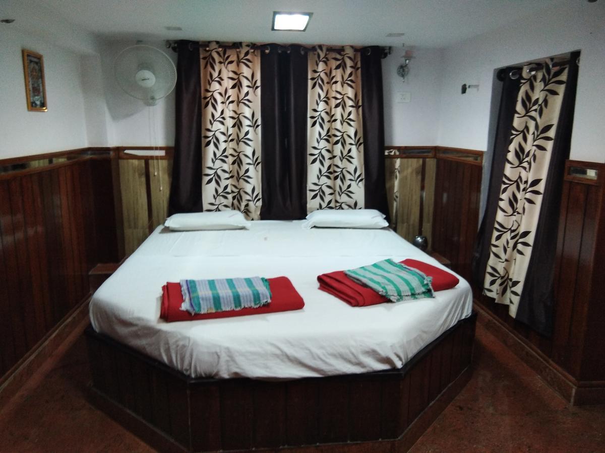Hotel Sanman Lodge 希莫加 外观 照片